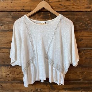 Anthropologie • Akemi + Kin Linen Embroidered Top
